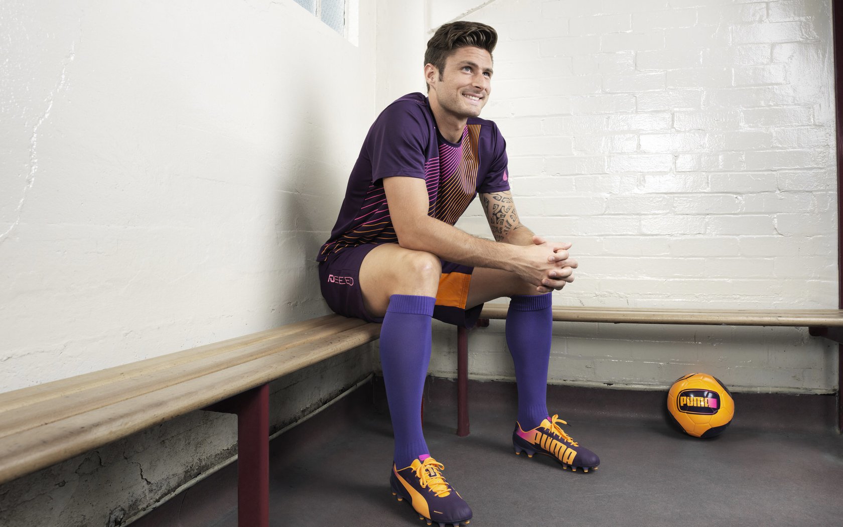 塞内加尔队在巴黎奥运会比赛中多次利用边路进攻,塞内加尔足球队阵容